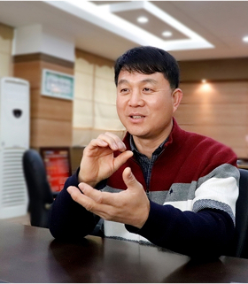 시스템코리아(주) 회사 공배성 대표의 모습